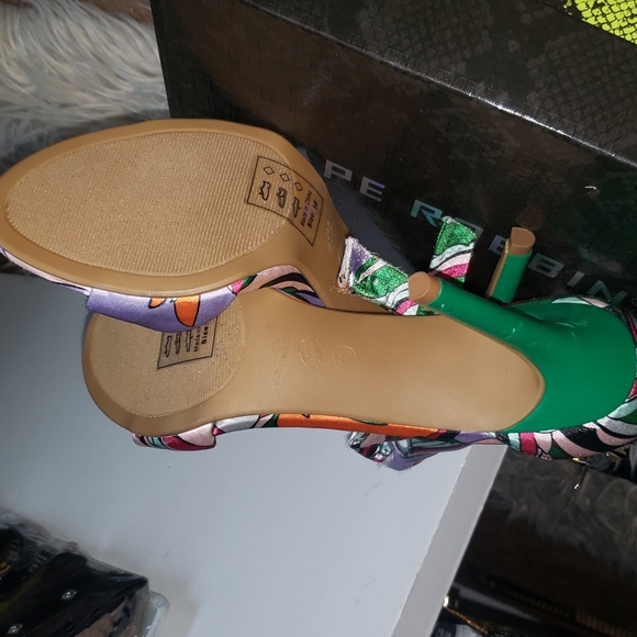 Multi Color Heel 😍 - Picture 3 of 4